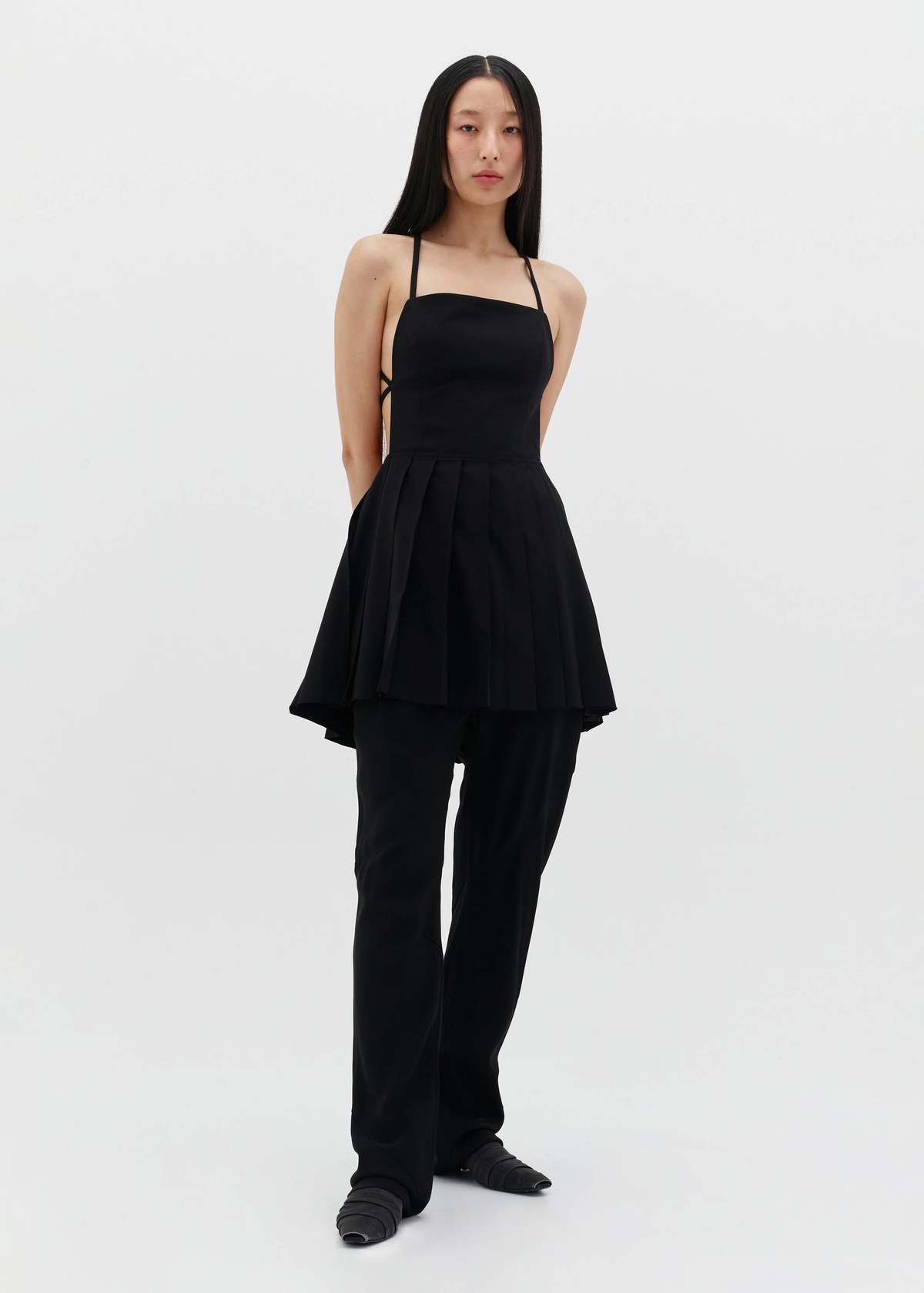 [LOW CLASSIC] / ☆ 23FW PLEATED MINI DRESS / CHARCOAL LOW CLASSIC] / ☆ 23FW PLEATED MINI DRESS / CHARCOAL