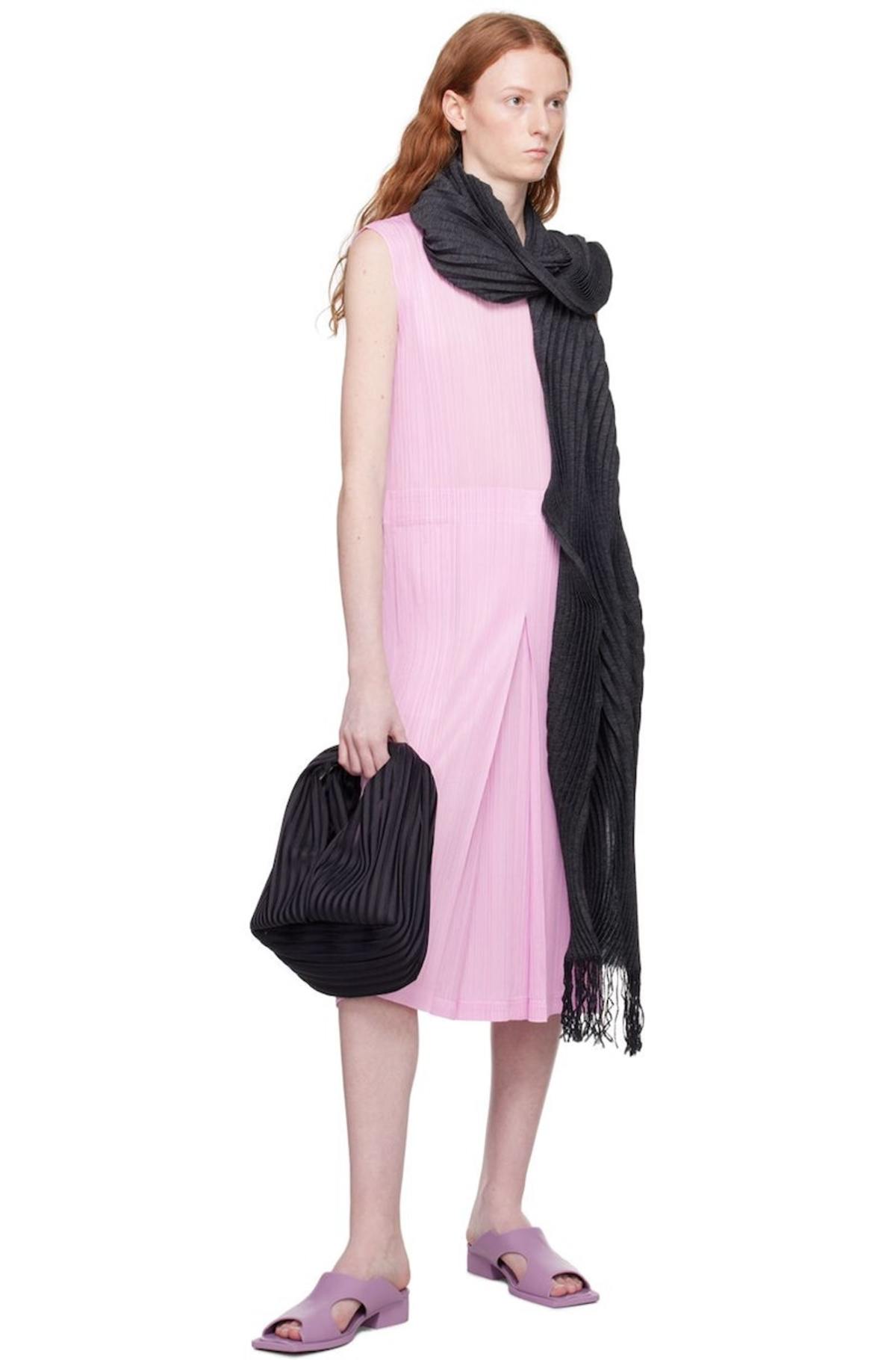 Issey Miyake Linear Knit 28 Bag - Black | Garmentory 