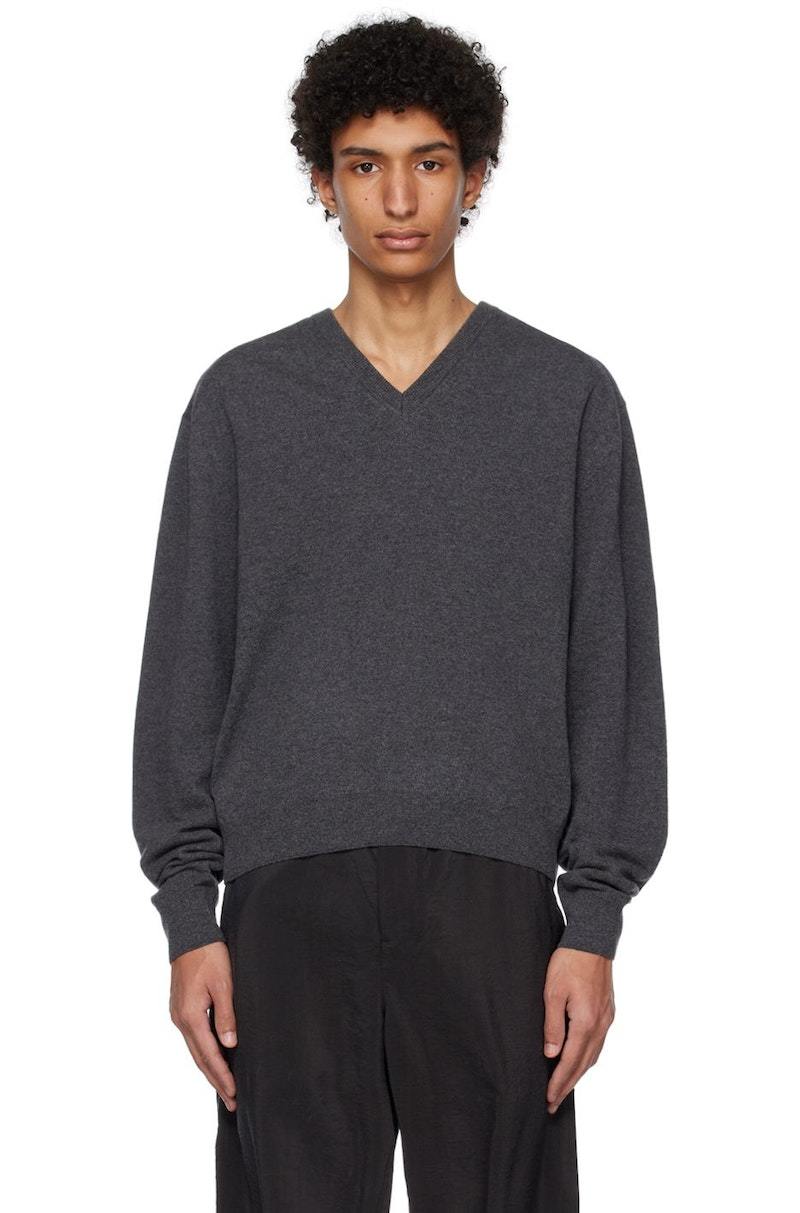LEMAIRE ダークグレー Vネックセーター LEMAIRE V-Neck Sweater - Gray | Garmentory