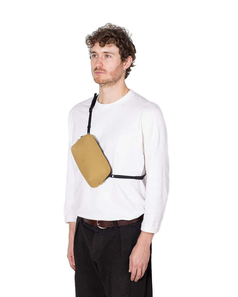 UCON Acrobatics Bolsa Ando Lotus Prairie Sand Garmentory