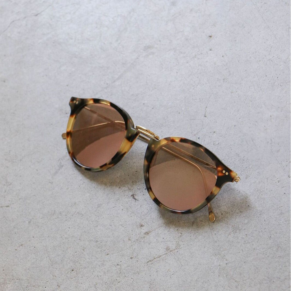 ILLESTEVA Portofino Sunglasses White Tortoise/Silver Mirror Illesteva Leonard Ii E White Tortoise main image 4