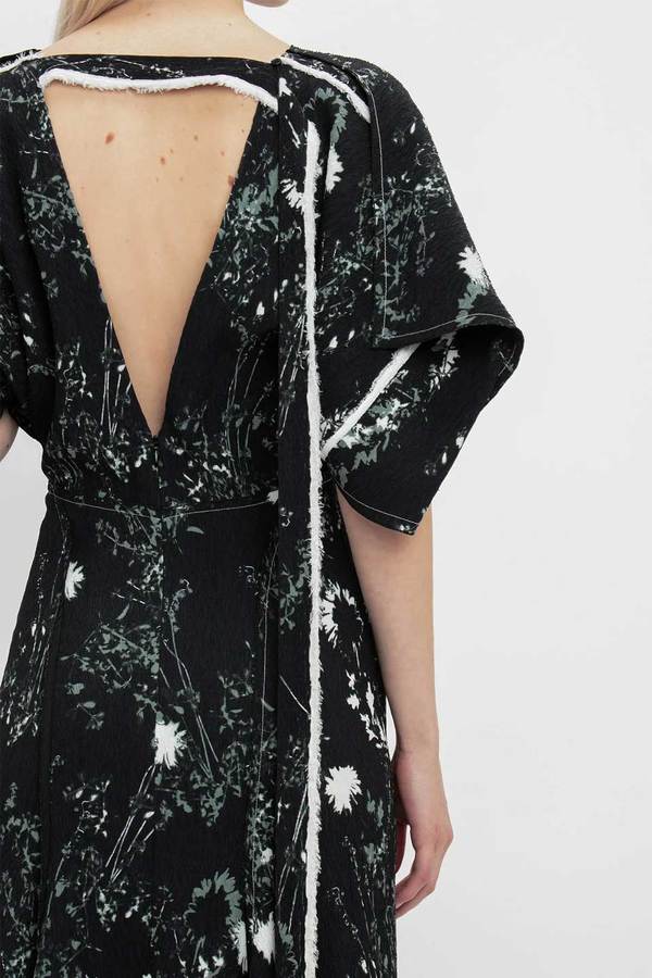国内発| VICTORIA BECKHAM Kimono sleeve クレポンドレス Victoria Beckham Kimono Sleeve Printed Dress - Floral