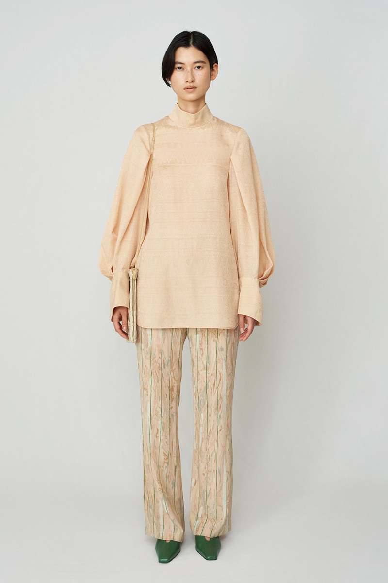 Mame Kurogouchi】 Curved Pleated Shirt / Curved Pleated