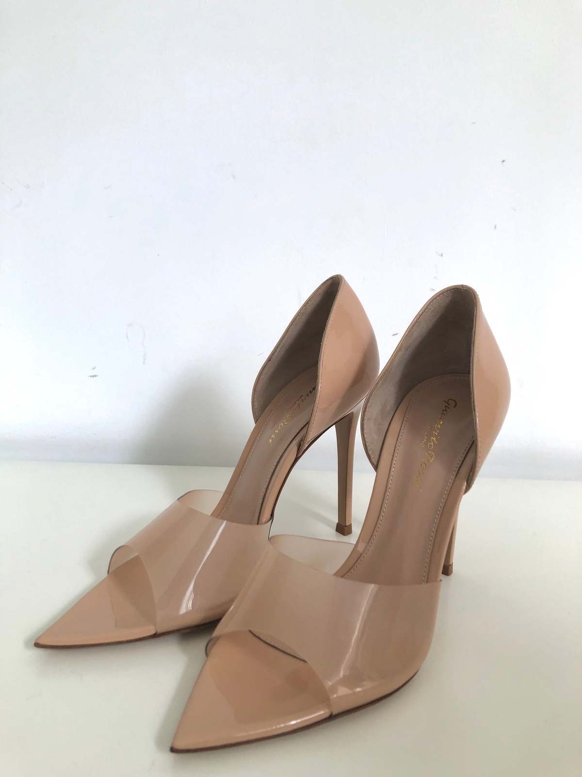 gianvito rossi nude heels