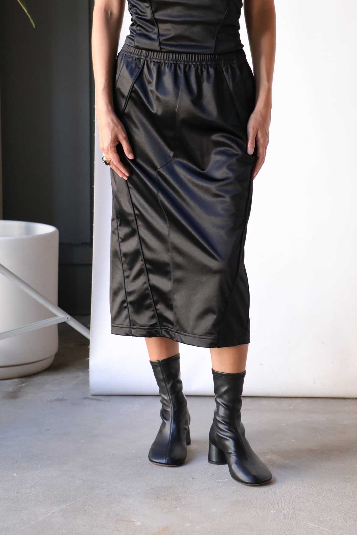 MM6 Maison Margiela Midi Skirt - Black | Garmentory