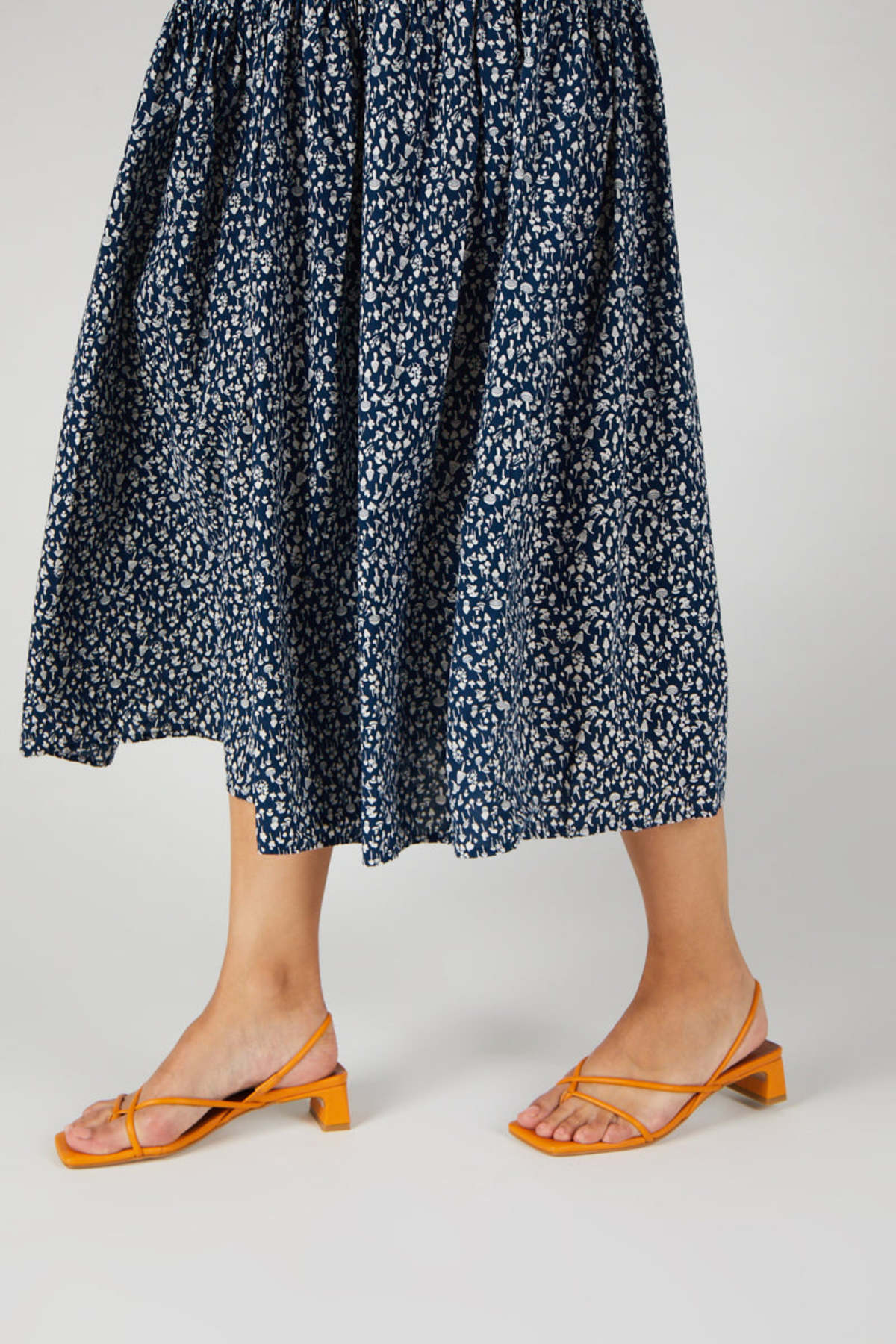 Mercator Sandal in Mandarin