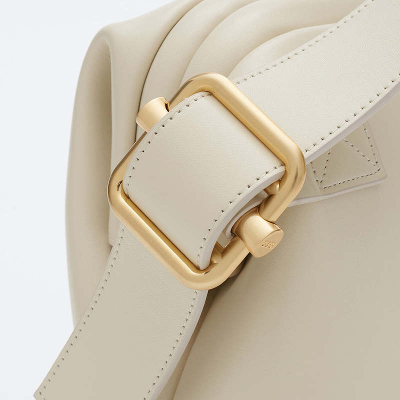 ＜OSOI＞MINI BROT white beige OSOI Off-White Mini Brot Bag OSOI