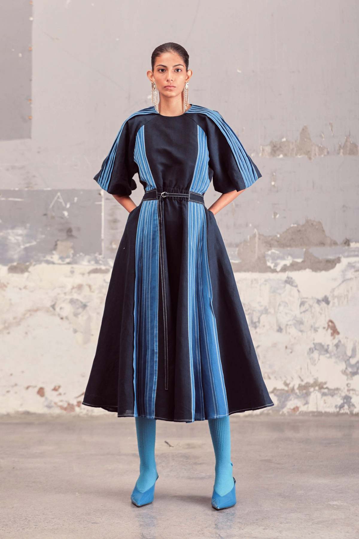Lovebirds Pleated Linen Dress - Navy/Bright Blue | Garmentory