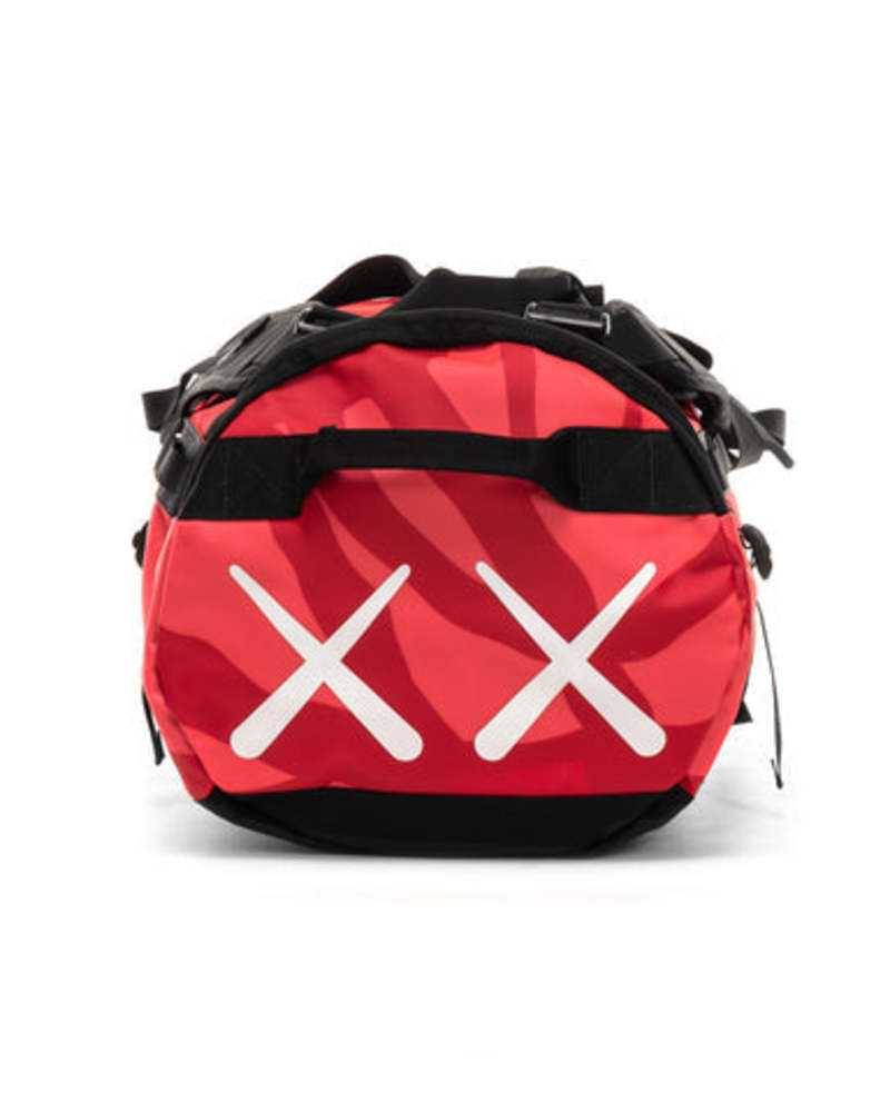 バッグ the north face kaws base camp duffel S KAWS X The North Face Duffle Bag - YouTube