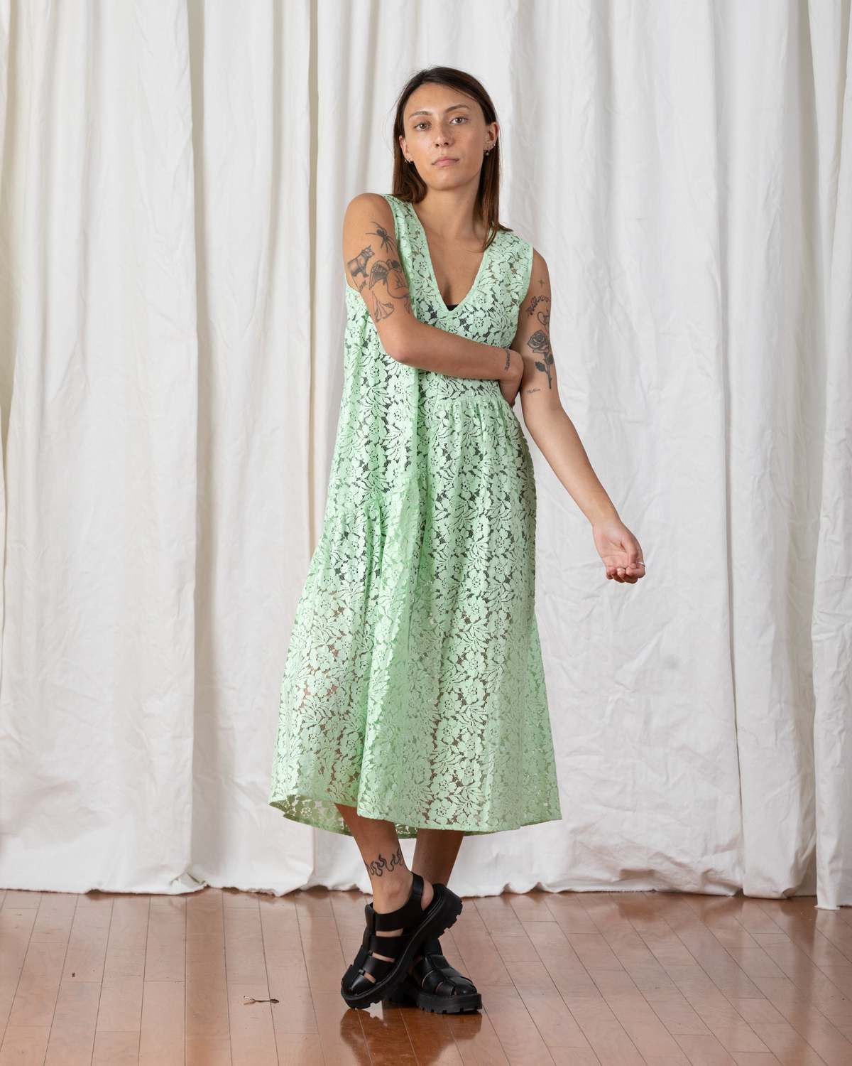 green emerald velvet dress C2023-SG049