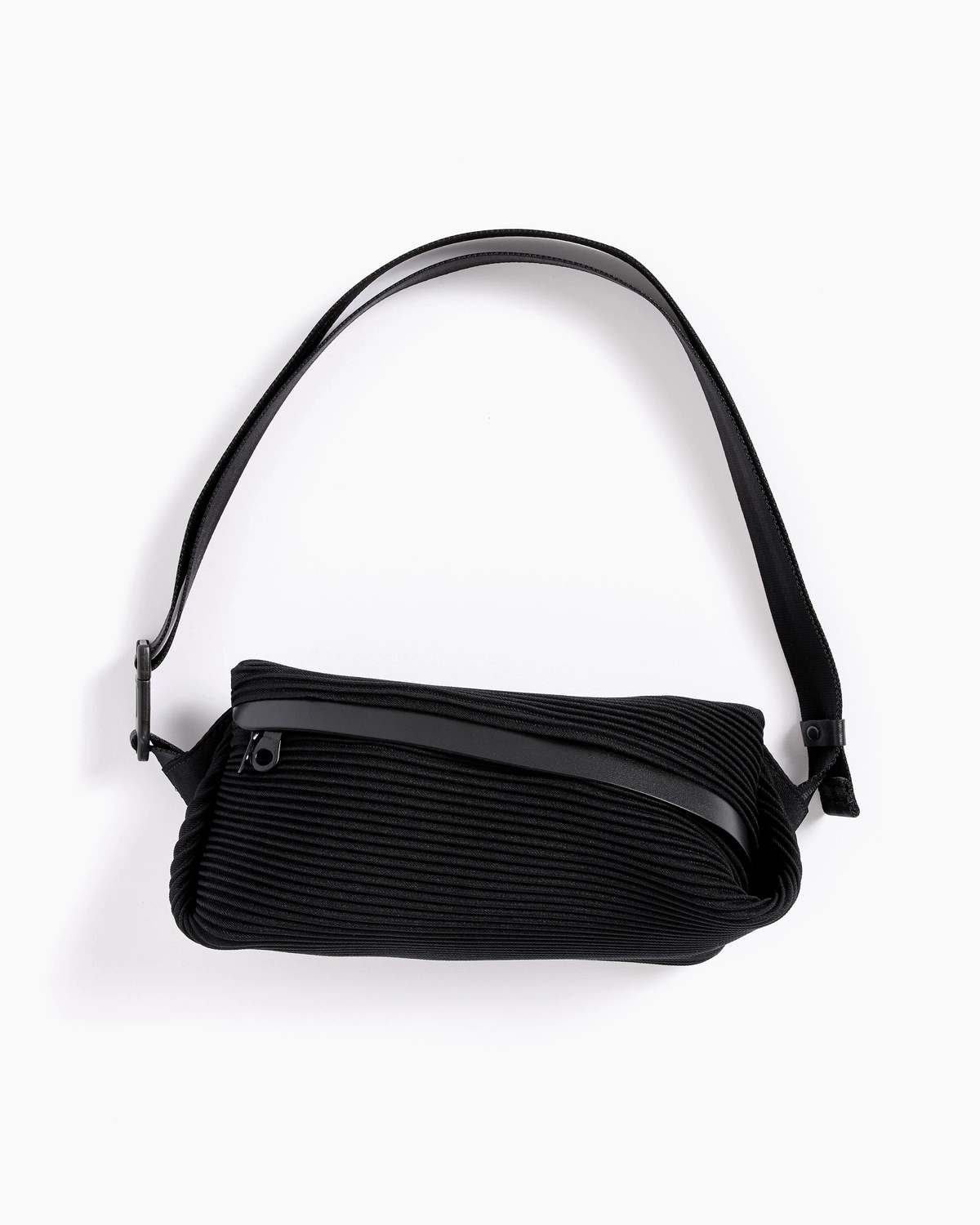 ★TOUT Y EST★ Full hobo bag 65 pleated pleats black M G6501 IMG_7262.jpg?v=1708486711&
