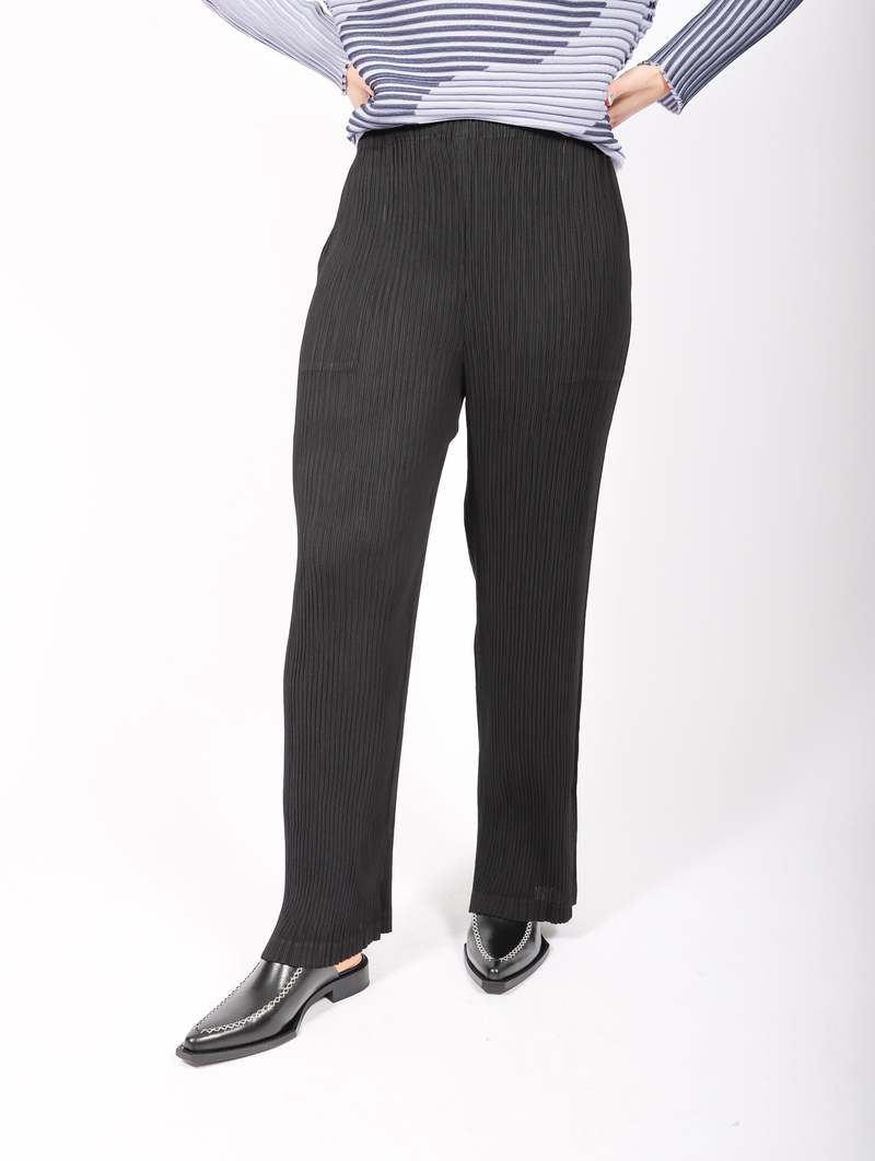 【送料&関税込】Issey Miyake hatching Pleats Pants HATCHING PLEATS – ISSEY MIYAKE ONLINE STORE