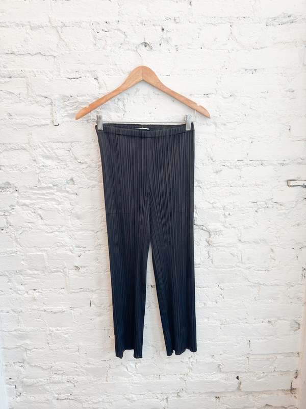Pleats Please by Issey Miyake Trunk Show Basics Capri Pant - Black