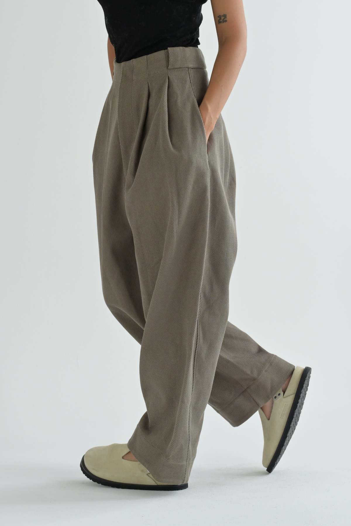 LAUREN MANOOGIAN / リネンパンツ Linen & Wool Site Trousers – La Garçonne