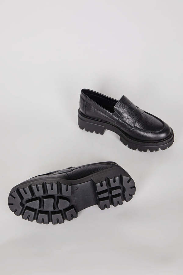 "INTENTIONALLY __________." TRIO LUG SOLE OXFORD - Multi