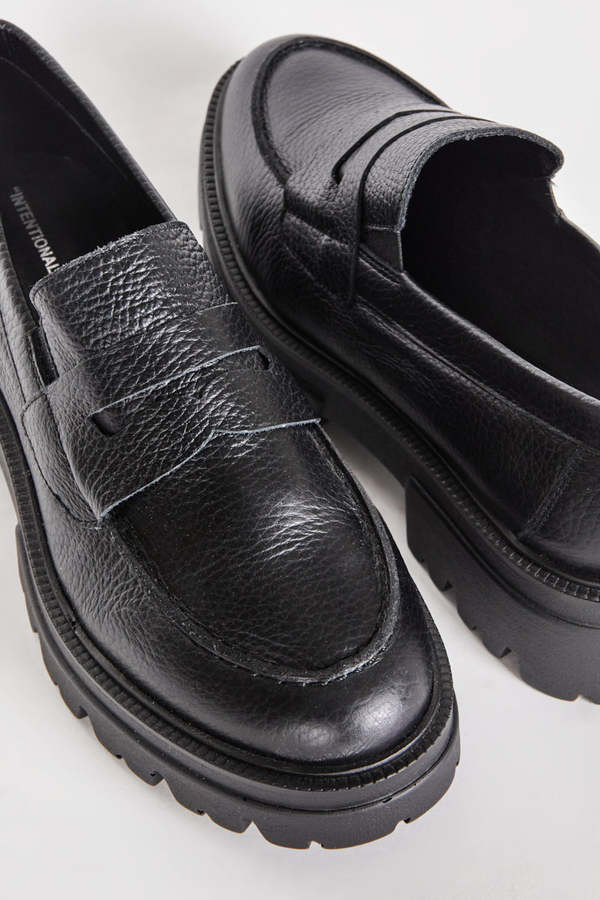 "INTENTIONALLY __________." TRIO LUG SOLE OXFORD - Multi