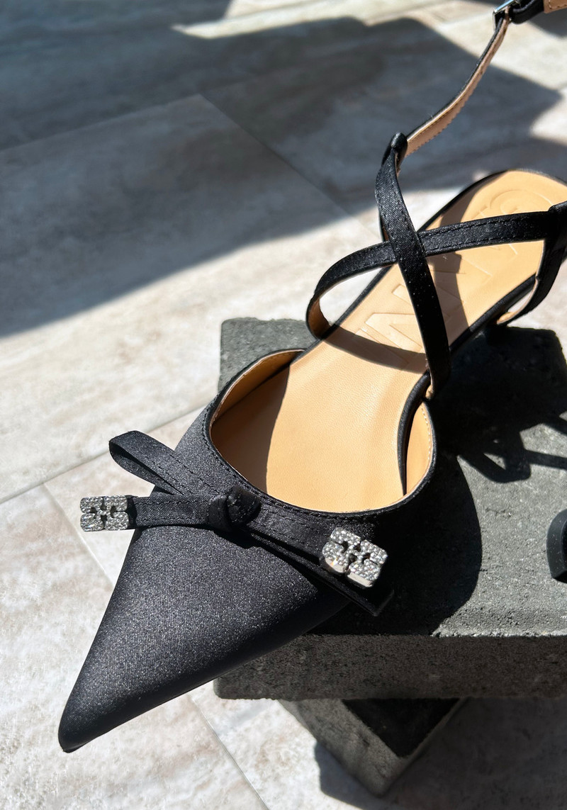 サンダル・ミュール Ganni Big Bow Kitten Pumps - Ganni - Synthetic - Black GANNI Big Bow Kitten Heel Satin Pumps | Shopbop