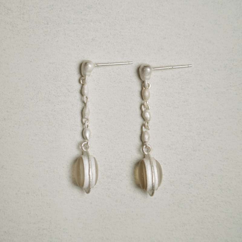 OLIO E ACETO Onyx Galaxy Earring - Matte White