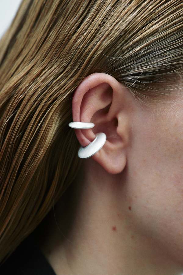 OLIO E ACETO Ripple Ear Cuff - Matte White