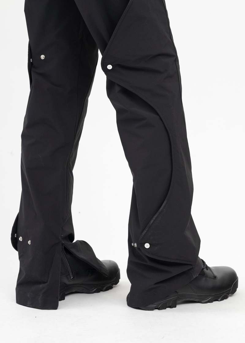 パンツ HELIOT EMIL CONCORDANCE PUFFED CARGO Heliot Emil Concordance Puffed Cargo - Black | Garmentory