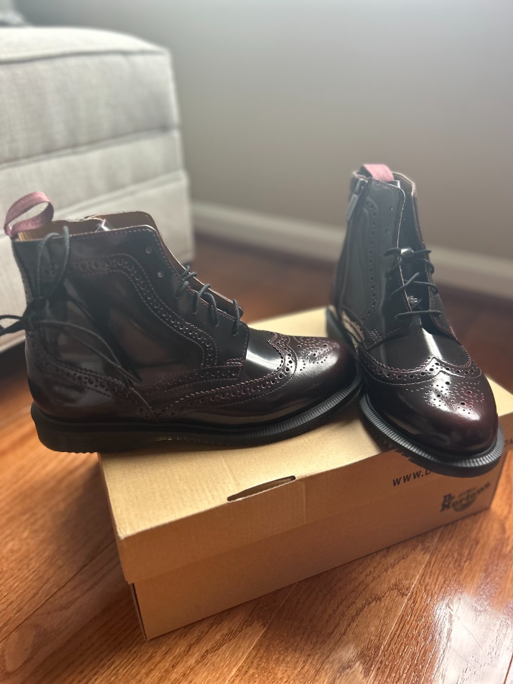 Dr martens 2025 delphine cherry