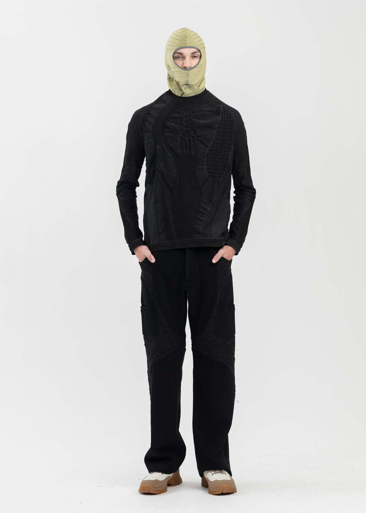 トップス ROA Roundneck 3d Knit sizeM ROA Roundneck 3D Knit Sweater Brown / Grey – Très Bien