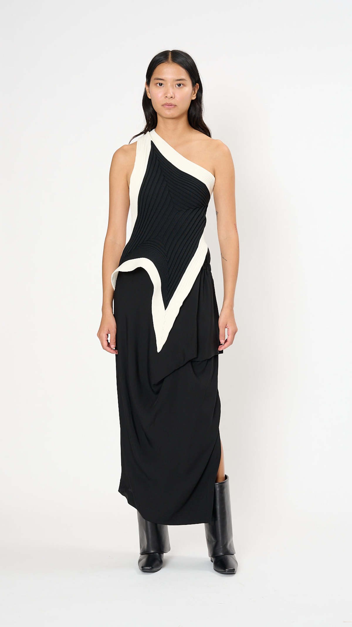 Issey Miyake キルティングダウンベスト ブラック 2 Issey Miyake キルティングダウンベスト ブラック 2 Issey