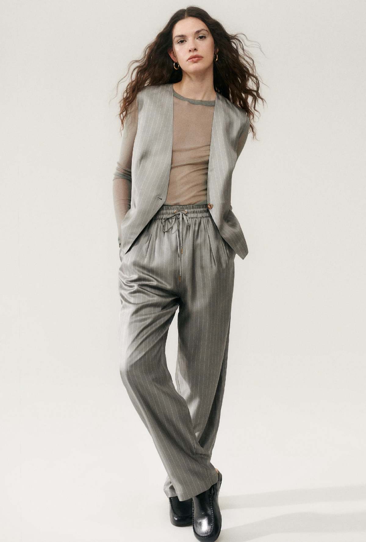 Silk Laundry TWILL SLOUCH VEST - MOON PINSTRIPE - Image 2 of 5