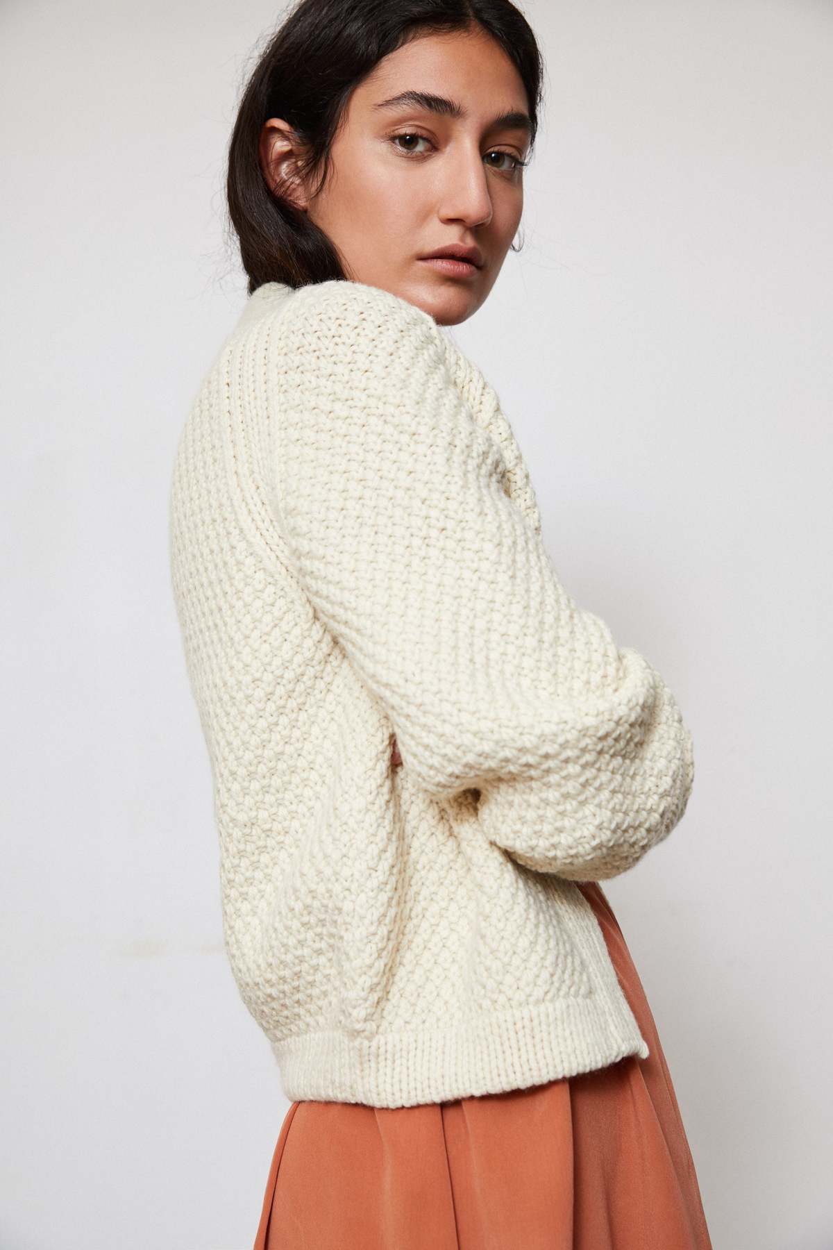 OUND HAND KNITTED WOOL CARDIGAN - IVORY - Image 2 of 5