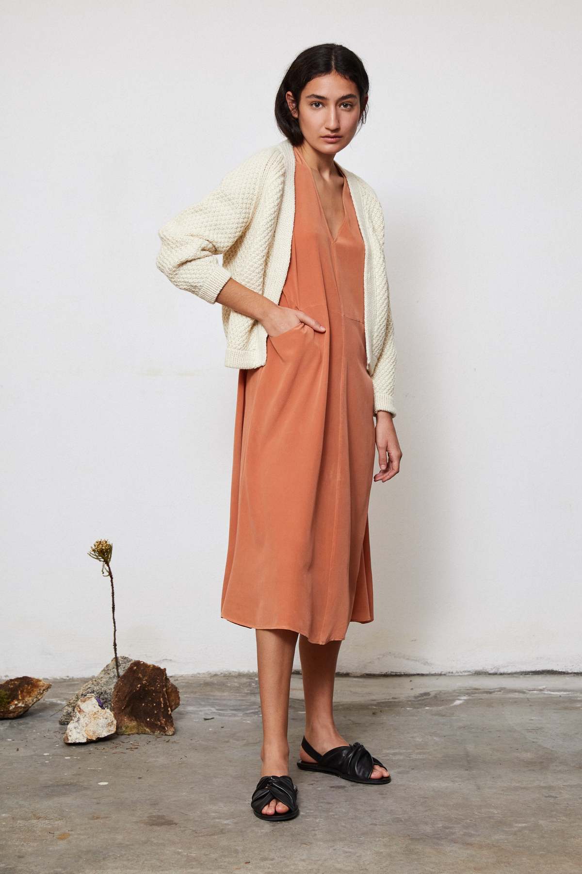 OUND HAND KNITTED WOOL CARDIGAN - IVORY - Image 3 of 5