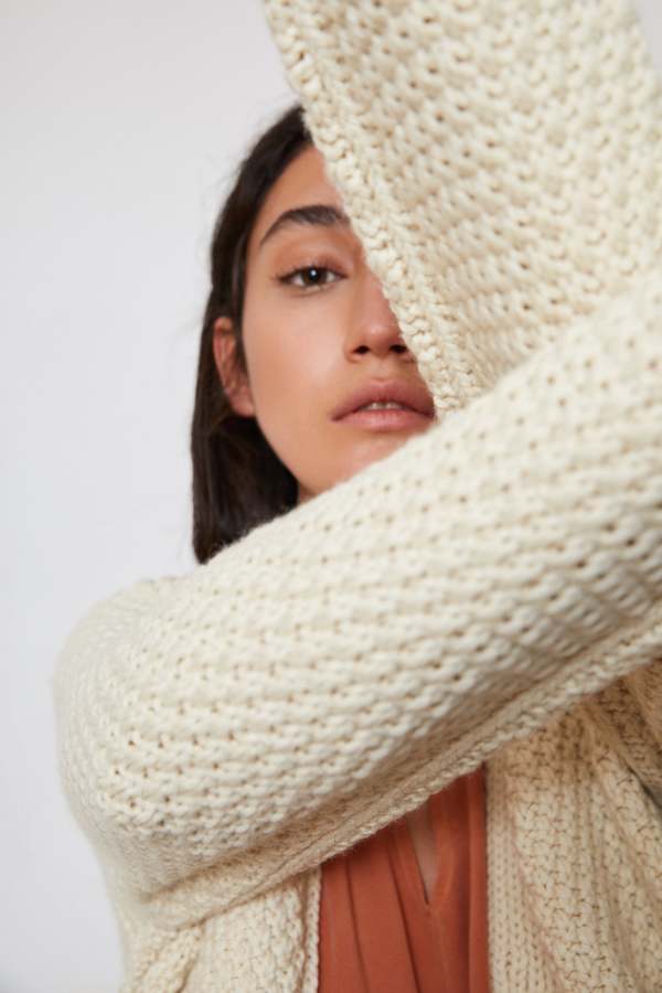 OUND HAND KNITTED WOOL CARDIGAN - IVORY