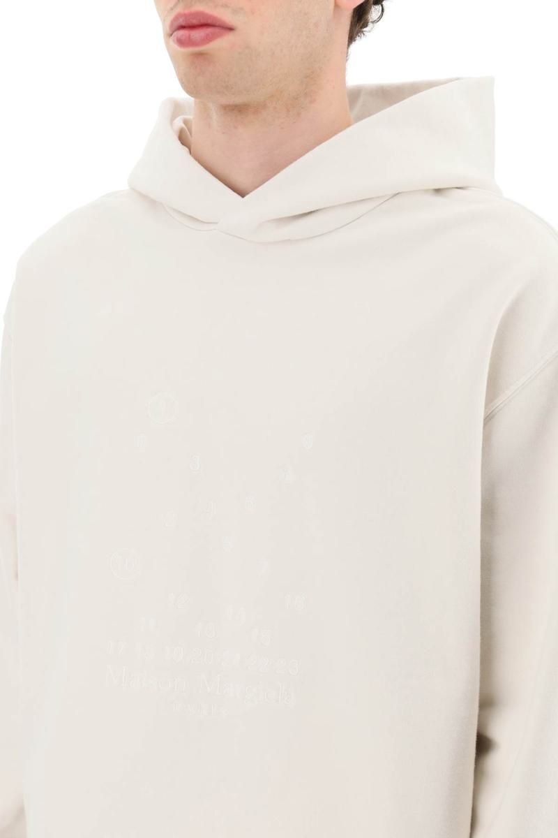 パーカー・フーディ MAISON MARGIELA OVERSIZED ECRU HOODIE WITH NUMERIC LOGO Maison Margiela Men's Oversized Écru Hoodie With Numeric