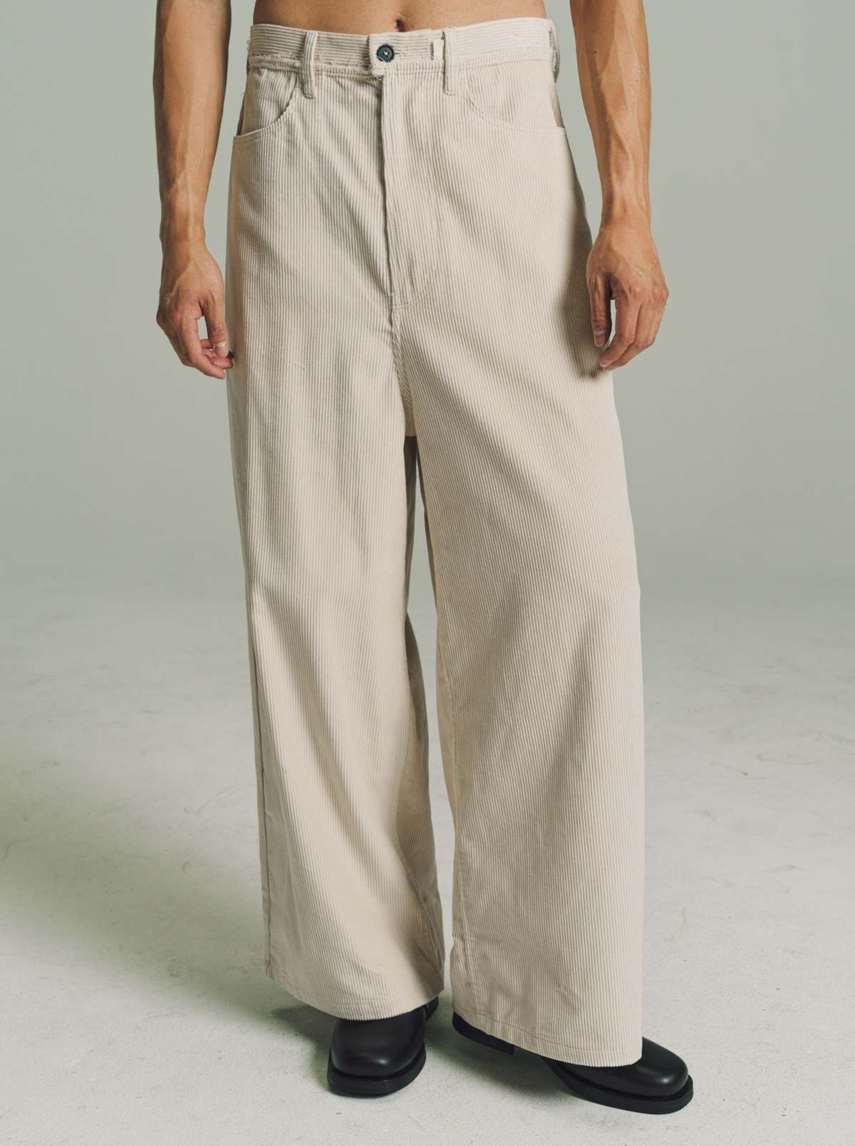Camiel-Fortgens-Corduroy- 