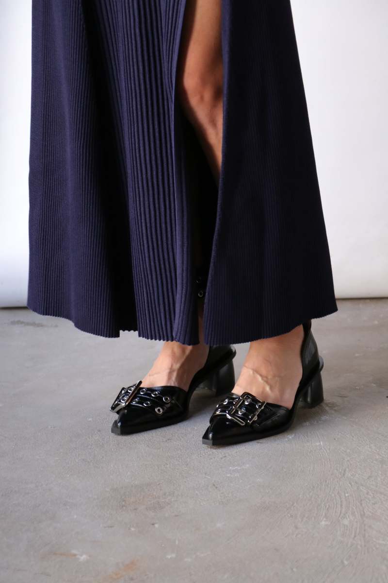 【未使用】GANNI CHUNKY BUCKLE OPEN CUT PUMPS Ganni Chunky Buckle Open Cut Pumps - High Heels - Free