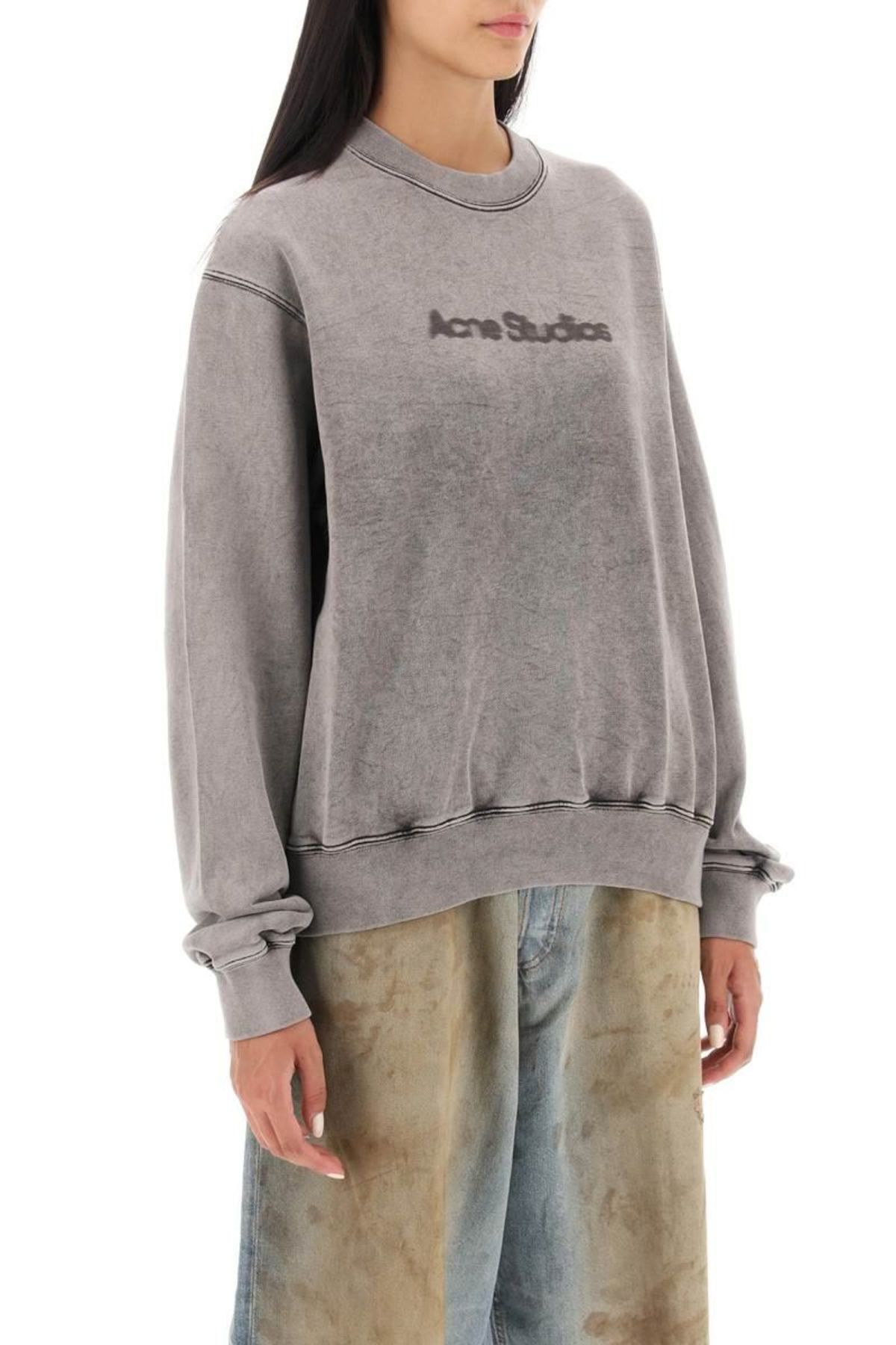 Acne-studios-blurred-logo- 