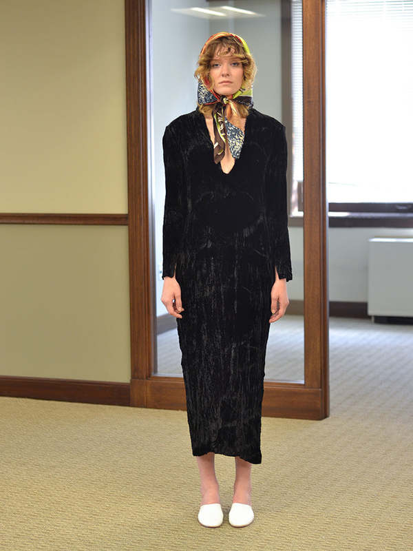 black crushed velvet dress Short Sleeve Crushed Velvet Tunic Dress – Riah Fashion main image 1
