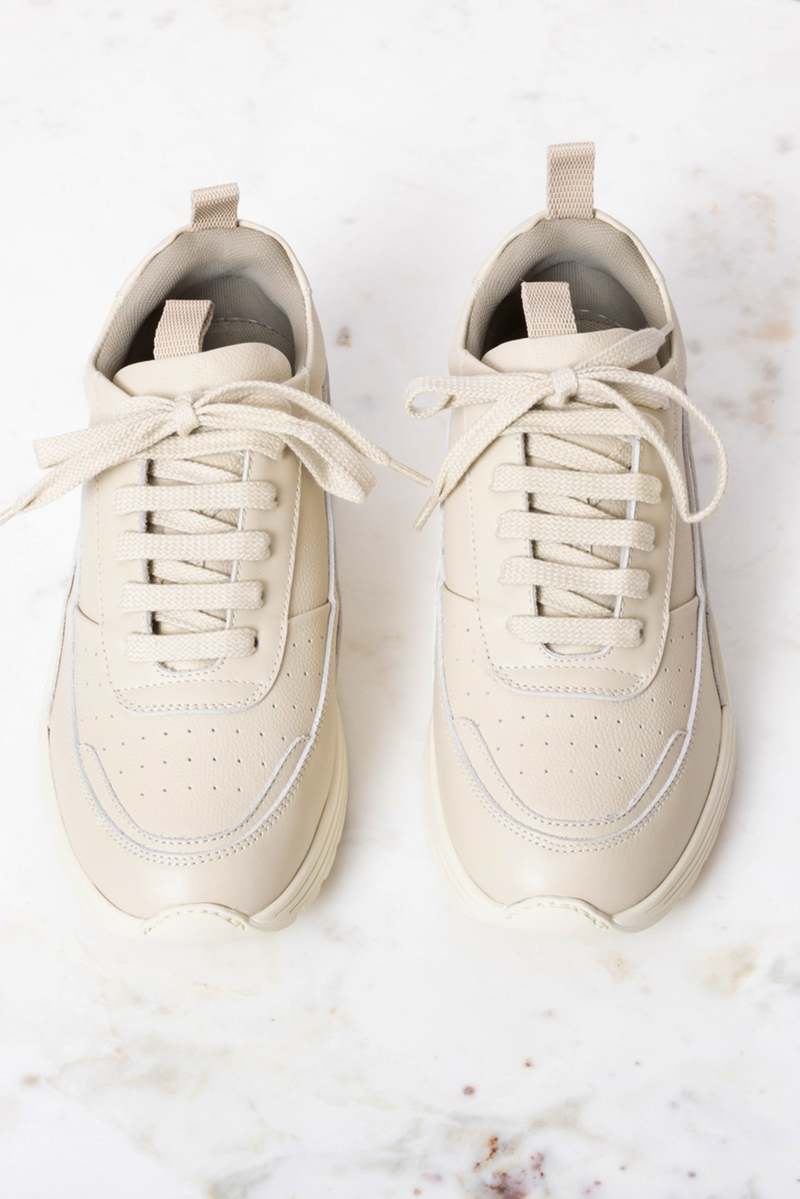 【関税込み】Common Projects オフホワイト Track 90 スニーカー Common Projects Track 90 Sneakers - Off White | Garmentory
