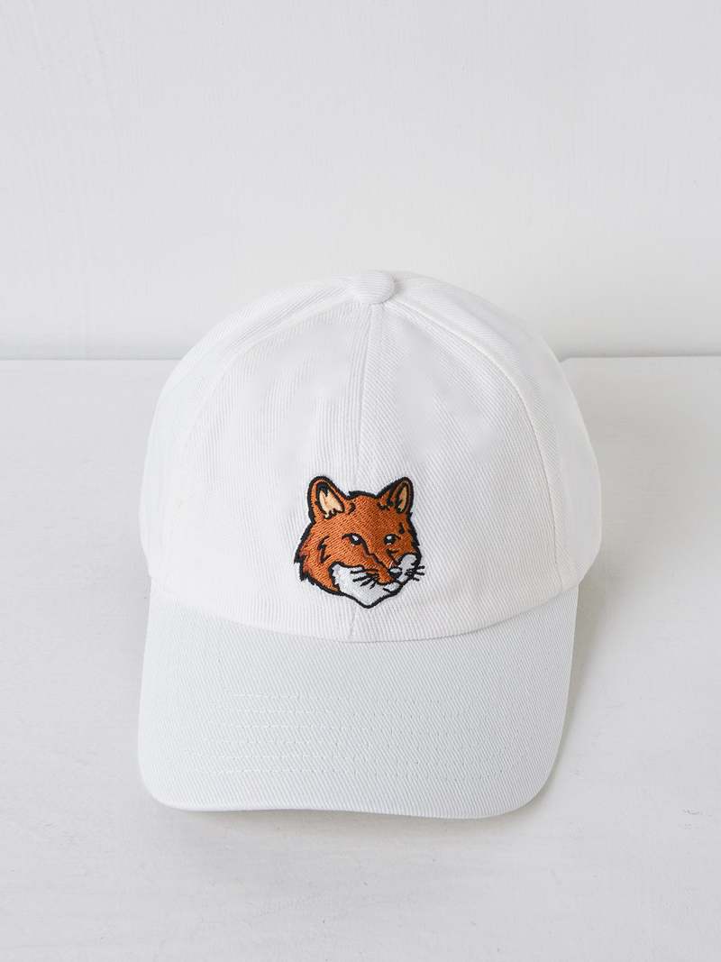 Maison Kitsune☆ SEASONAL FOX FEAD 6P CAP Maison Kitsuné Men's Large Fox Head Embroidery 6P Cap in