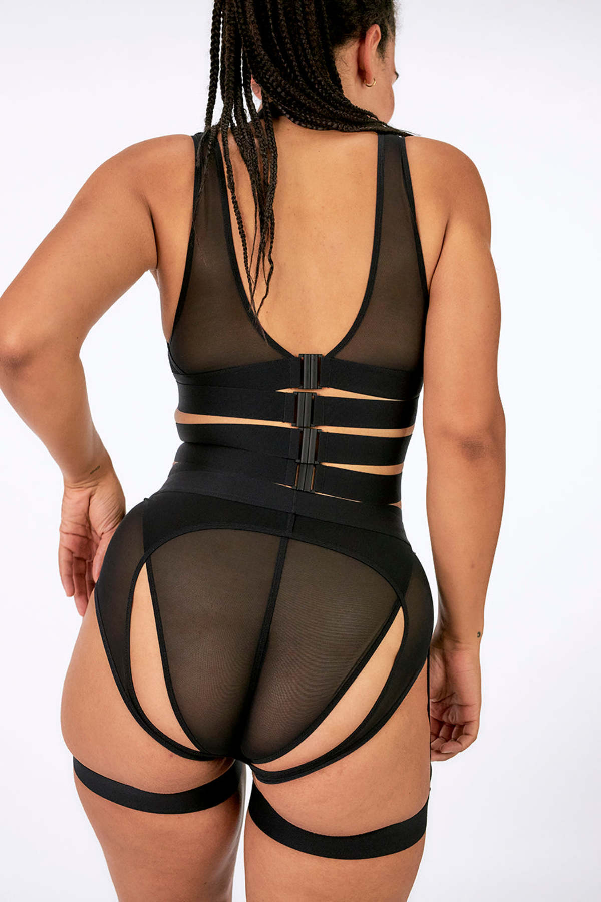 La Fille D'o Pour Jouer Suspender Panties - Black - Image 6 of 6