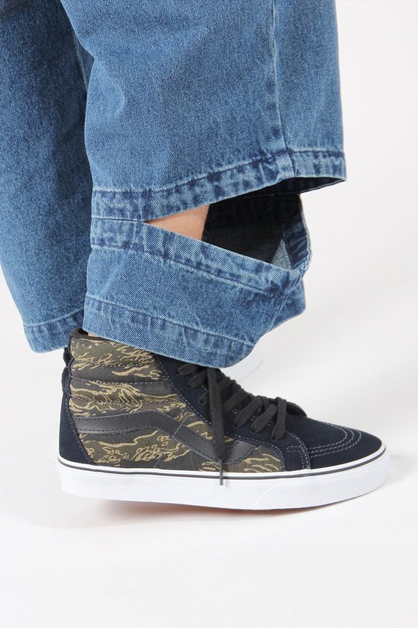 スニーカー VANS SK8-HI Reissue Vintage Camo VANS SK8 Hi Reissue - vintage camo/dark navy | Garmentory