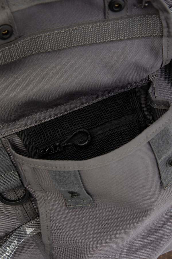 and wander field vest グレー and Wander Field Vest (Grey) — Cafeteria Media