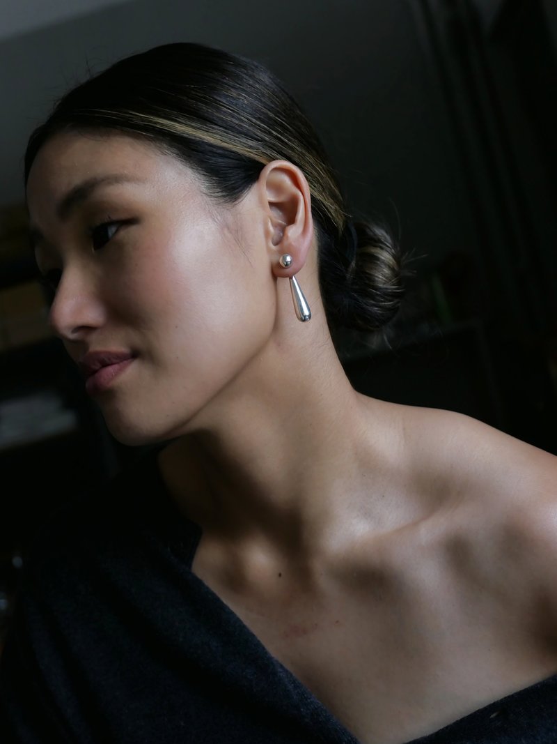 【関税込み】Sophie Buhai ブラック スモール Angelika ピアス Small-Angelika-
