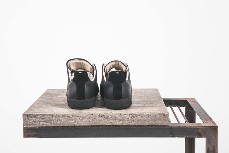 わ Maison Margiela Maison Margiela 22 Replica Low Cracked Sneaker Maison Margiela