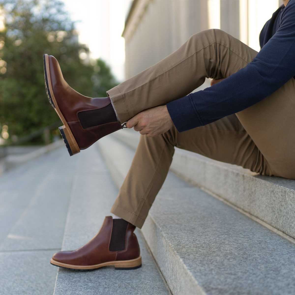 Nisolo Men Marco Everyday Chelsea Boot in Brown Leather display picture 2