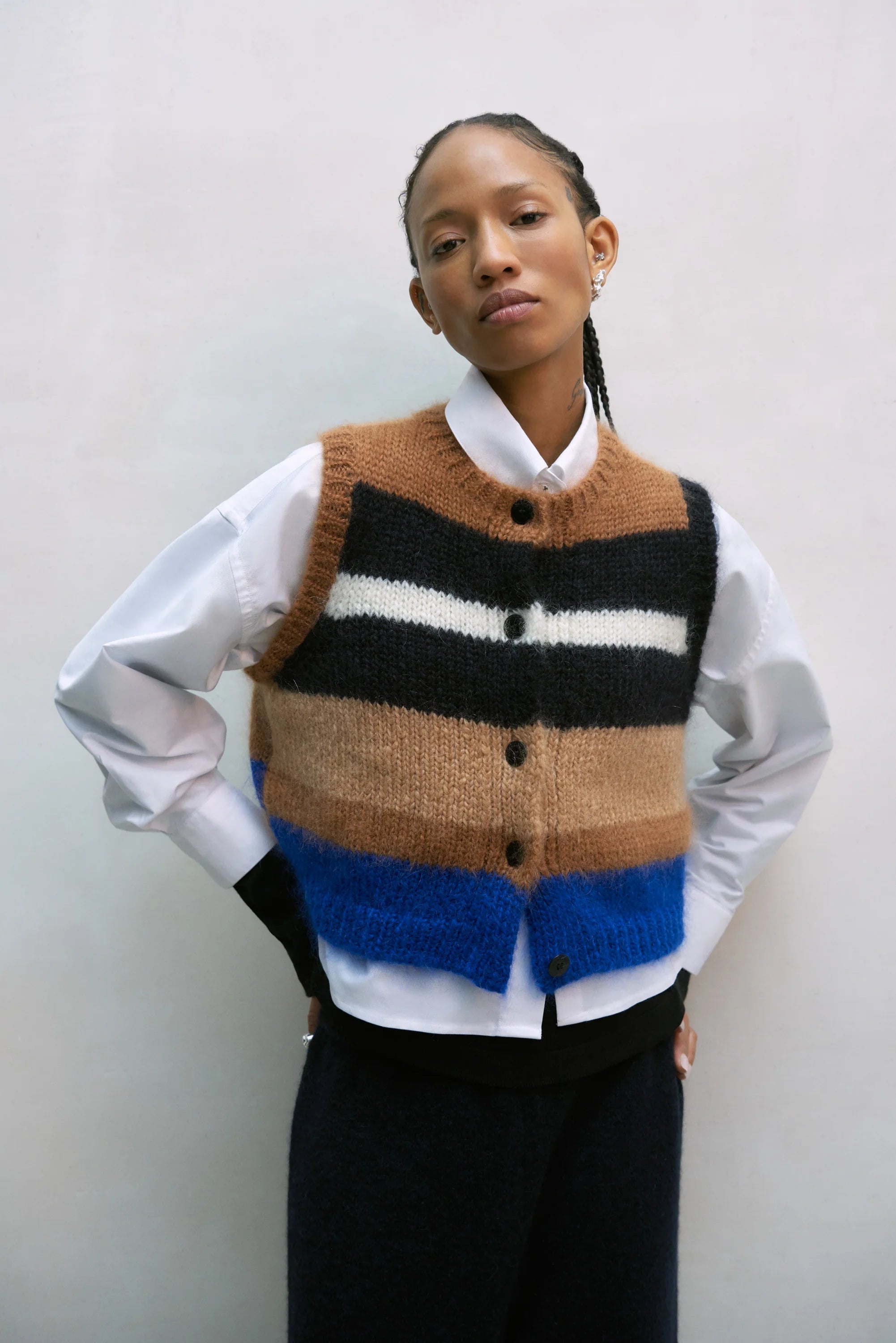 CUTRATE Boa Stripe Vest