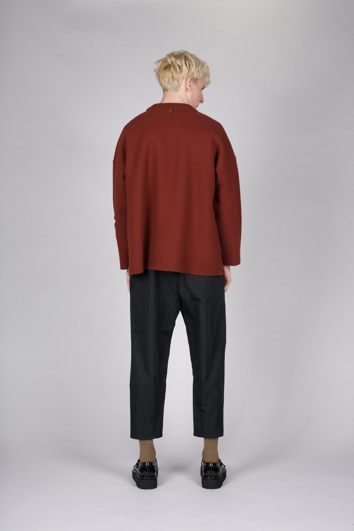 トップス OAMC Laser Cut Felted Sweater OAMCのレーザーカットフェルトニット。 | IDIOME homme.