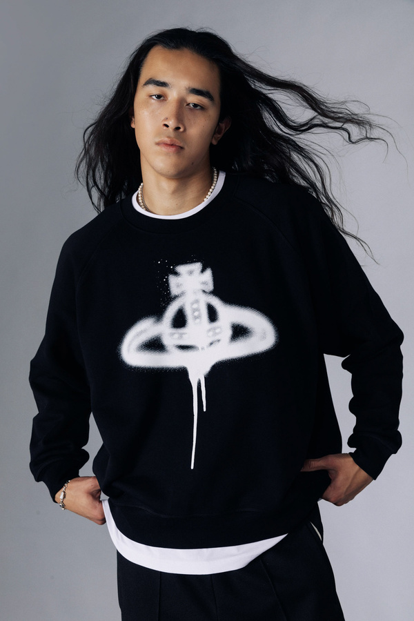 Vivienne Westwood Spray Orb Raglan Sweatshirt - Black | Garmentory