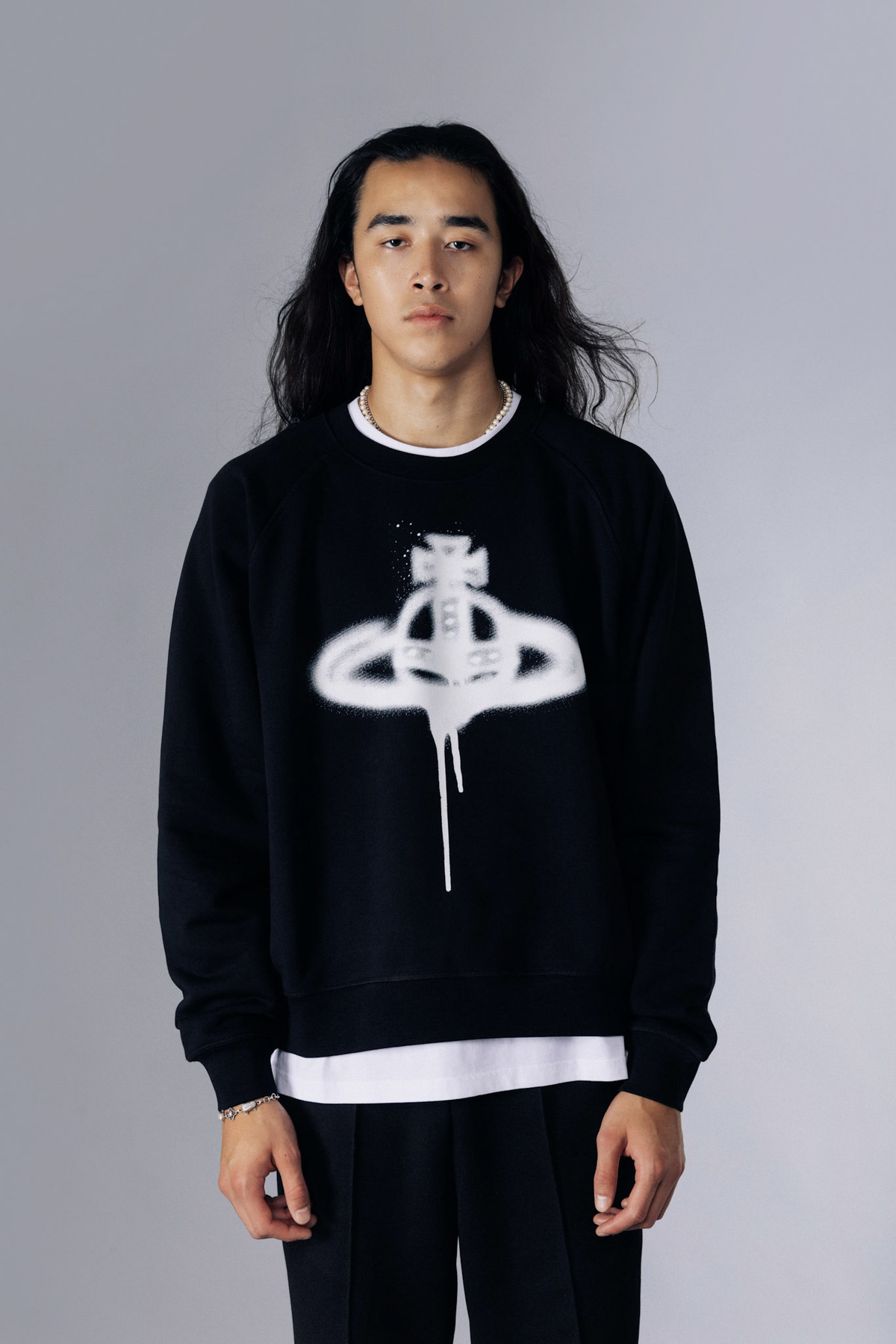 VivienneWestwood SPRAY ORB PULLOVERスウェットパーカー svw555 Vivienne Westwood Spray Paint Orb Design Hoodie, Unisex