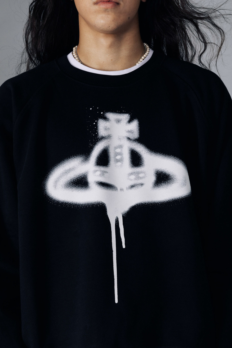 関税込◆VIVIENNE WESTWOOD スウェットORBS RAGLAN Vivienne Westwood Spray Orb Raglan Sweatshirt - Black