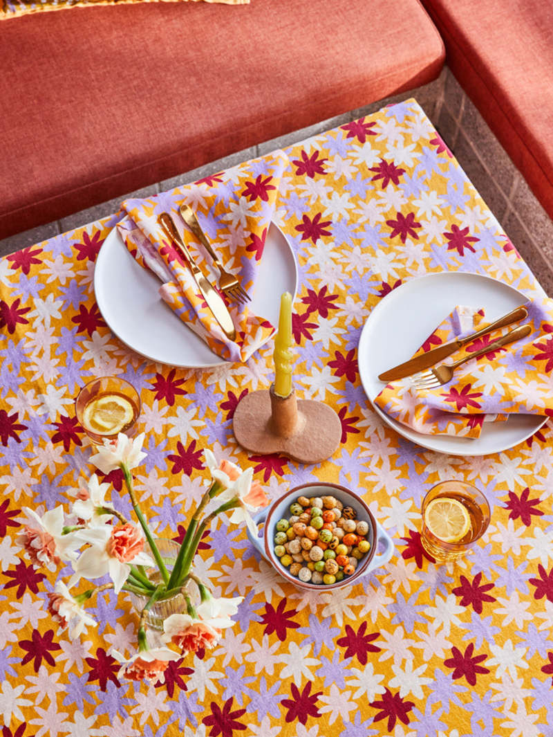 Mosey Me Dinner Party for 8 - Crimson Floral